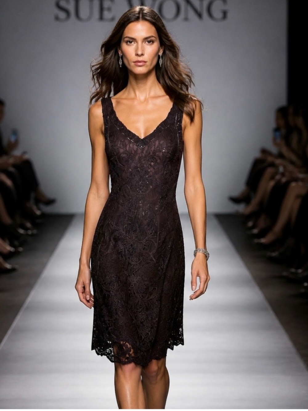 SUE WONG Nocturne Lace Dress Brown Shift Sheath VNeckline Classic Look Designer